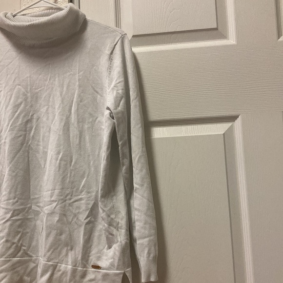 what ;  calvin klein long dress turtleneck blouse in the color white 🦷 - Picture 6 of 10